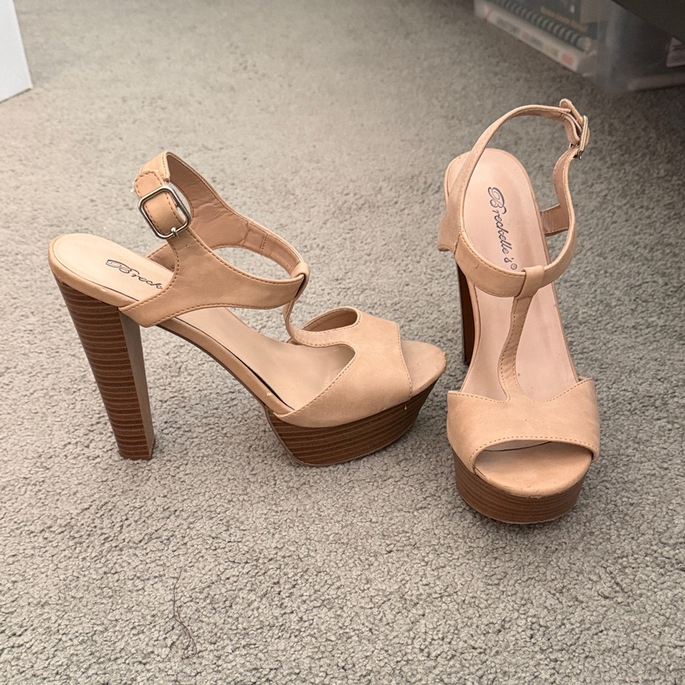 Breckelles Nude Strappy Platform Heels